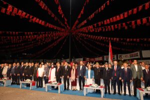 10 YIL ÖNCEKİ HEYECANLA GAZİANTEP TEK YÜREK MEYDANLARA İNDİ