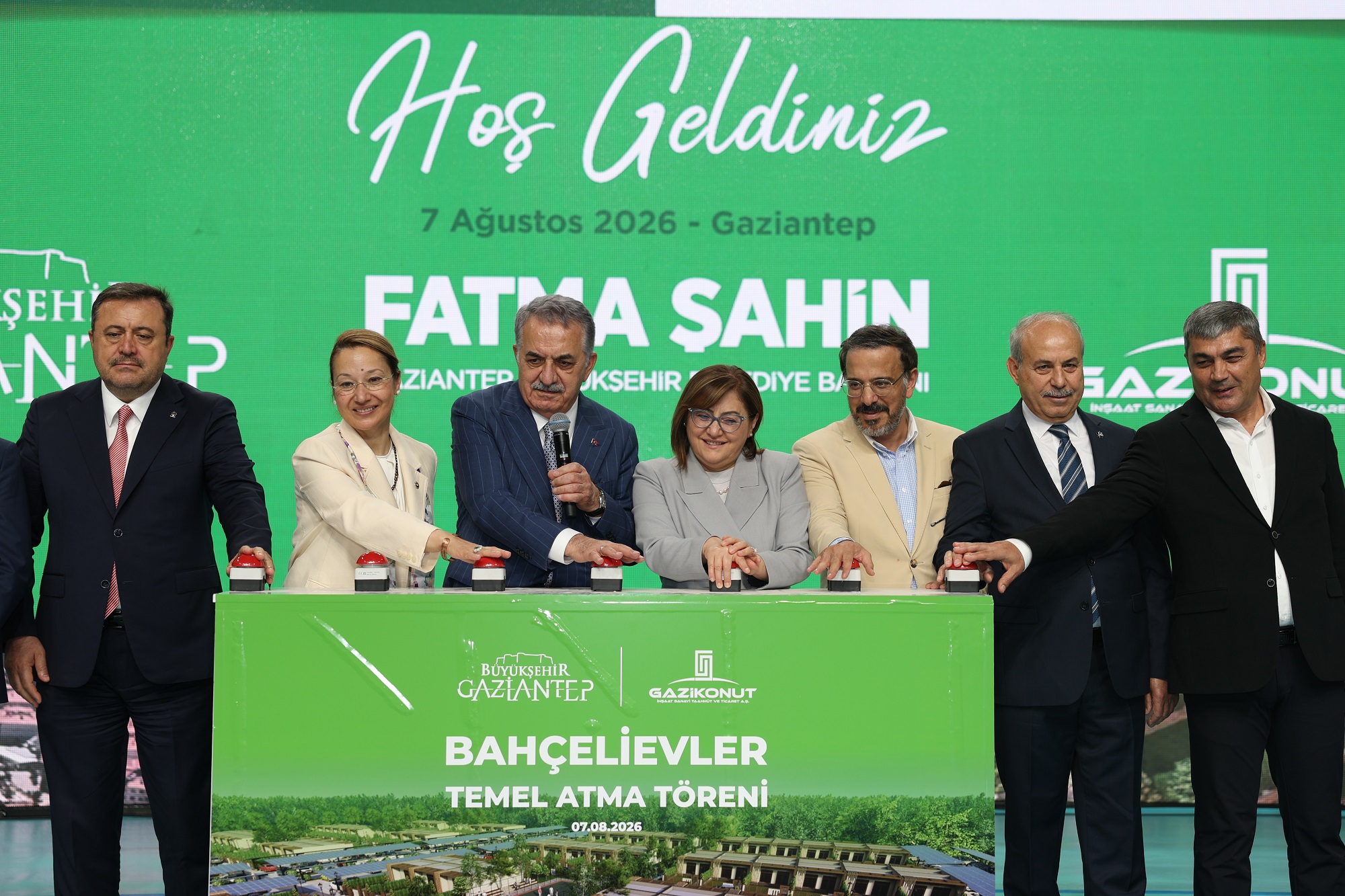 BAHÇELİEVLER’DE 5 BİN KONUTUN TEMELİ ATILDI
