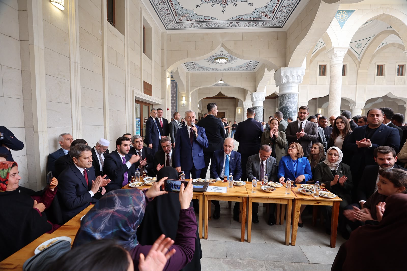 KURTULMUŞ ŞAHİNBEY MİLLET CAMİİ’Nİ ZİYARET ETTİ(Video Haber)