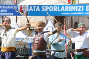 AKSAÇLILAR ŞAHİNBEY’DE OK ATTI
