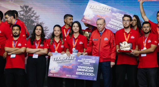 HKÜ TEKNOFEST 2026’DA ÖDÜL VE DERECELERLE DÖNDÜ