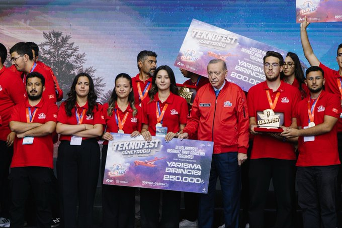 HKÜ TEKNOFEST 2026’DA ÖDÜL VE DERECELERLE DÖNDÜ
