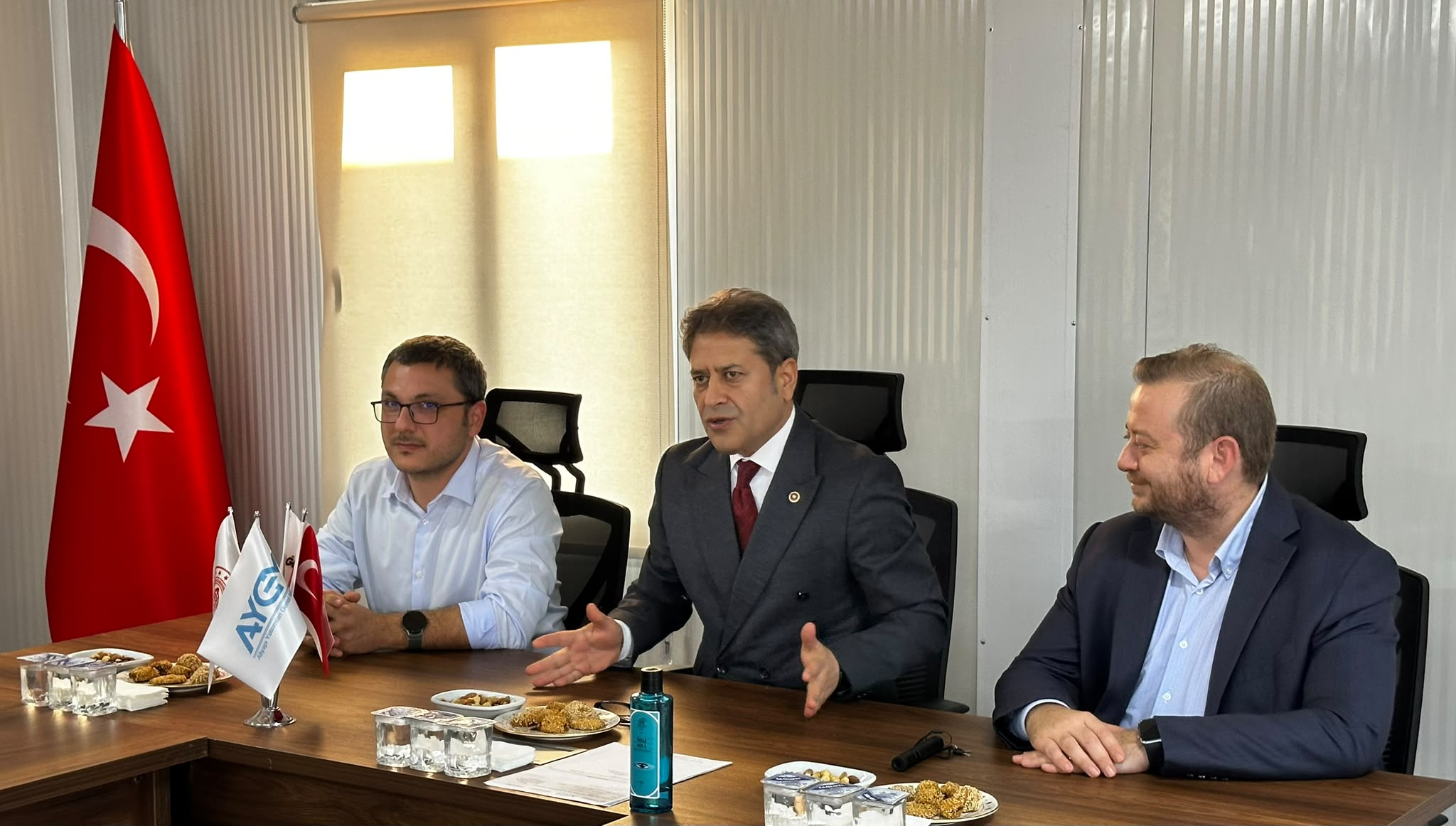 ALİ ŞAHİN SAHADAN DUYURDU