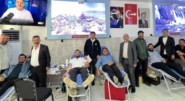VAN GÖLÜ DERNEĞİ’NDEN KIZILAY’A KAN BAĞIŞI